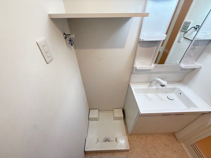 物件内観写真14　(洗濯機置場)