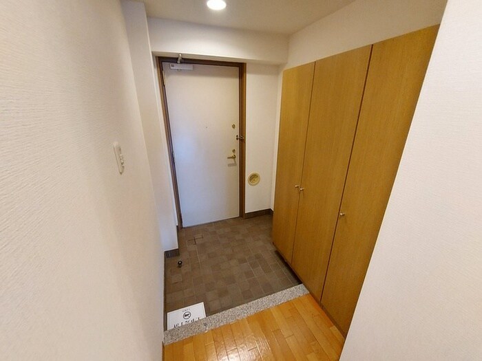物件内観写真17　(玄関)