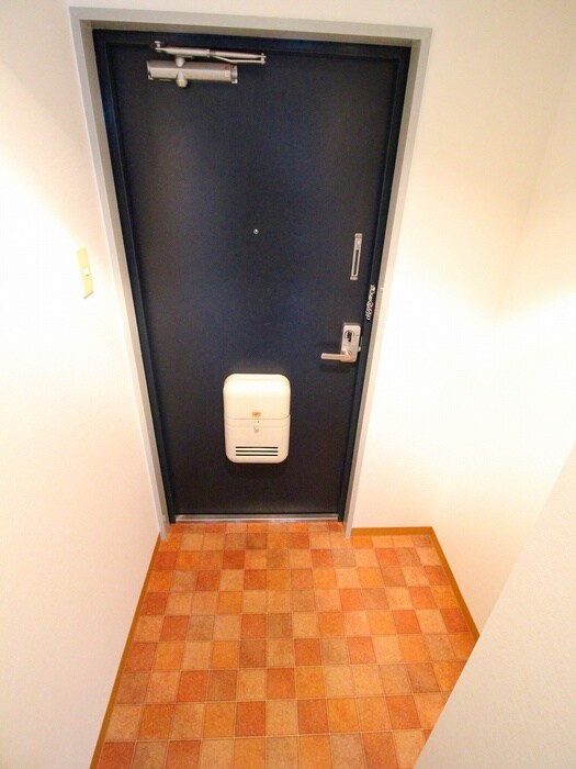 物件内観写真8　(玄関)