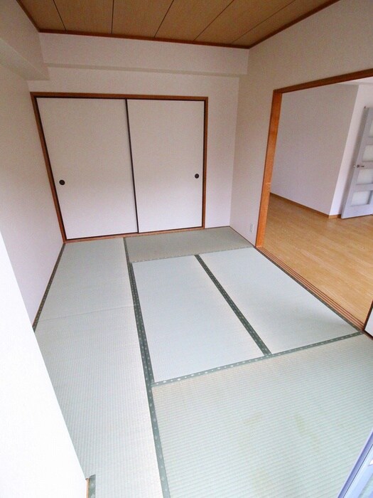 物件内観写真12　(居室)