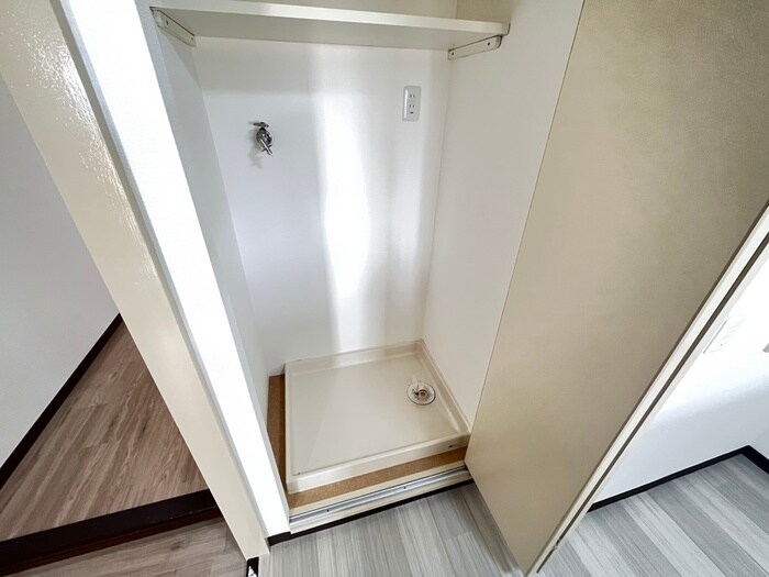 物件内観写真20　(洗濯機置場)