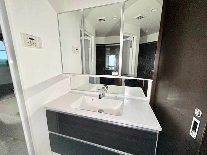 物件内観写真7　(洗面)