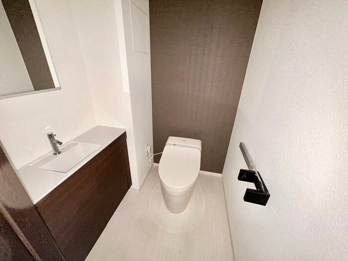 物件内観写真8　(トイレ)