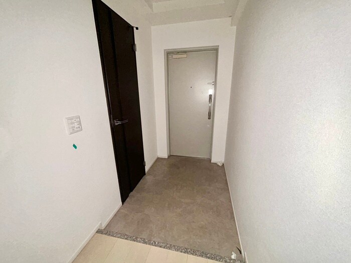 物件内観写真11　(玄関)