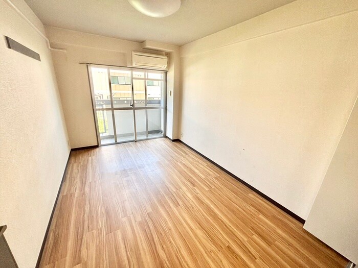 物件内観写真8　(居室)