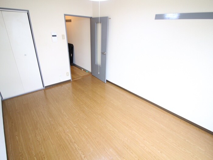 物件内観写真9　(居室)