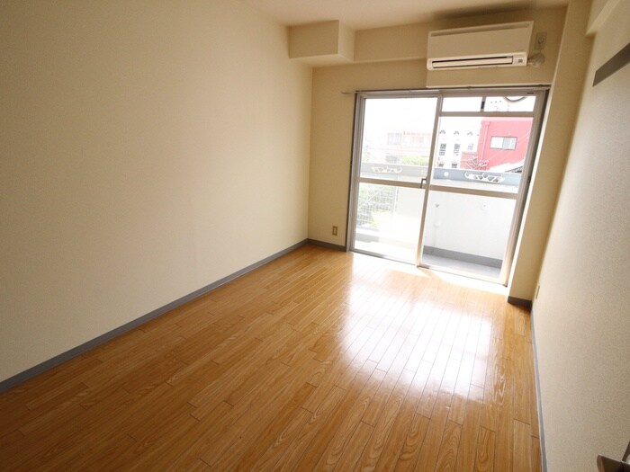 物件内観写真9　(居室)