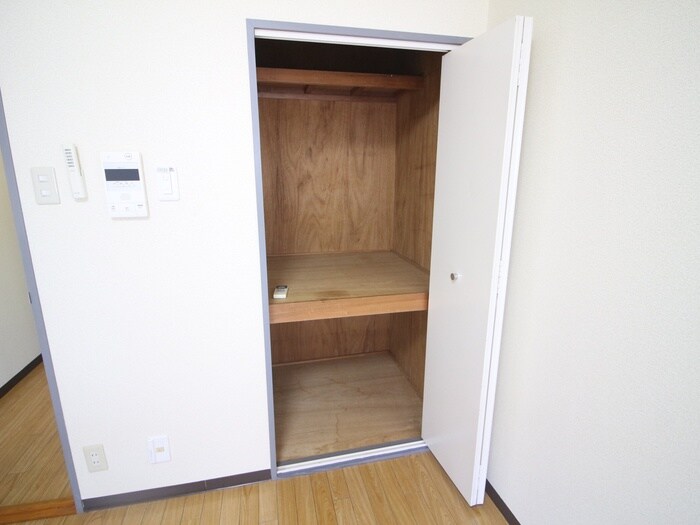 物件内観写真10　(収納)