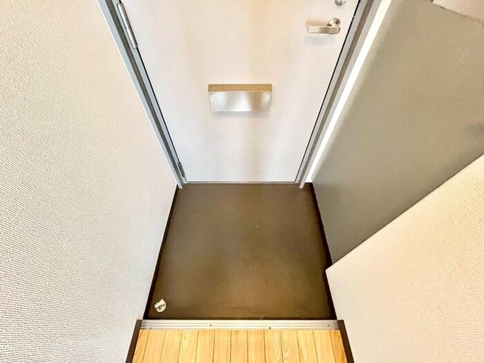 物件内観写真14　(玄関)