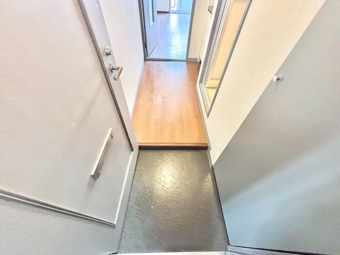 物件内観写真15　(玄関)