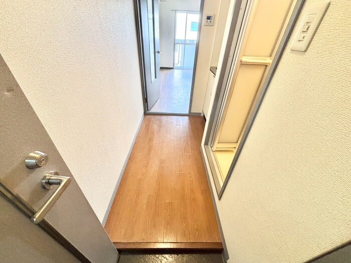 物件内観写真16　(廊下)