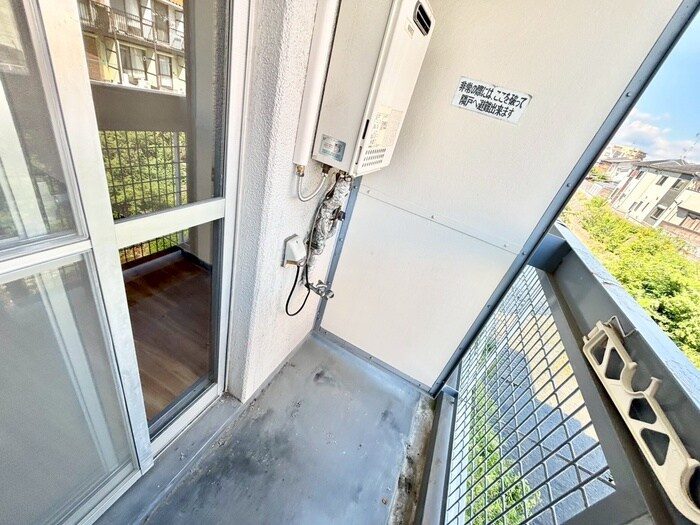 物件内観写真17　(洗濯機置場)