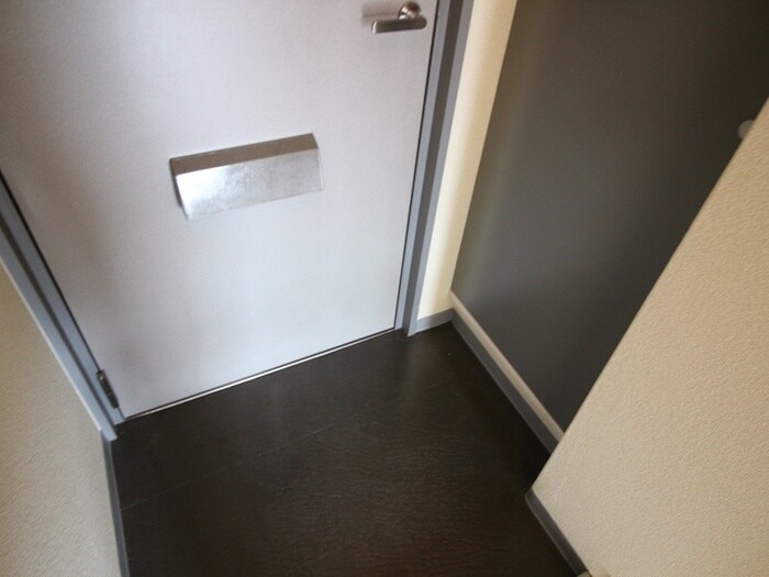 物件内観写真18　(玄関)
