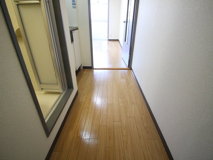 物件内観写真18　(廊下)