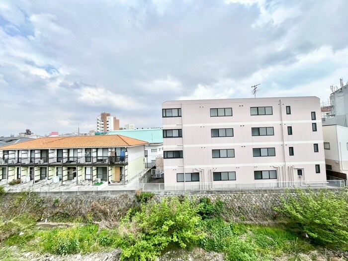 物件内観写真22　(室内からの展望)