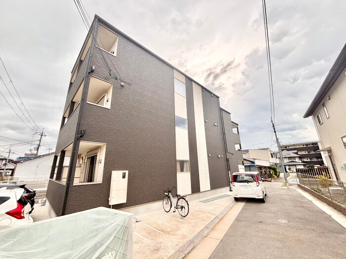 物件外観写真1　(外観写真)