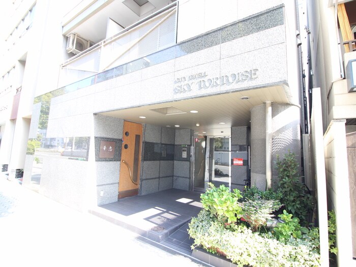 物件外観写真3　(エントランス部分)