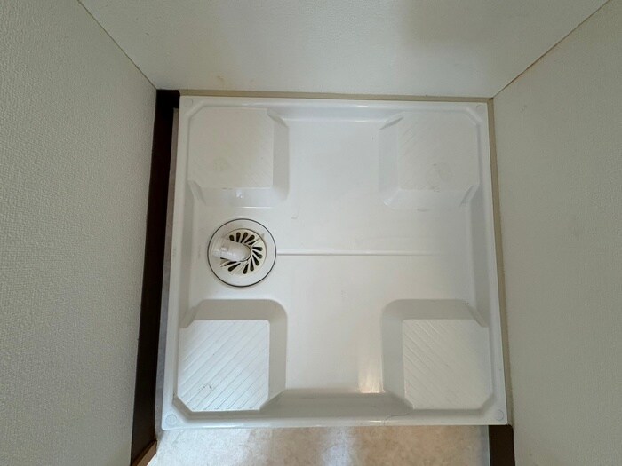 物件内観写真14　(洗濯機置場)