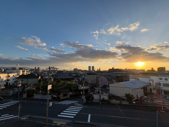 物件内観写真13　(室内からの展望)