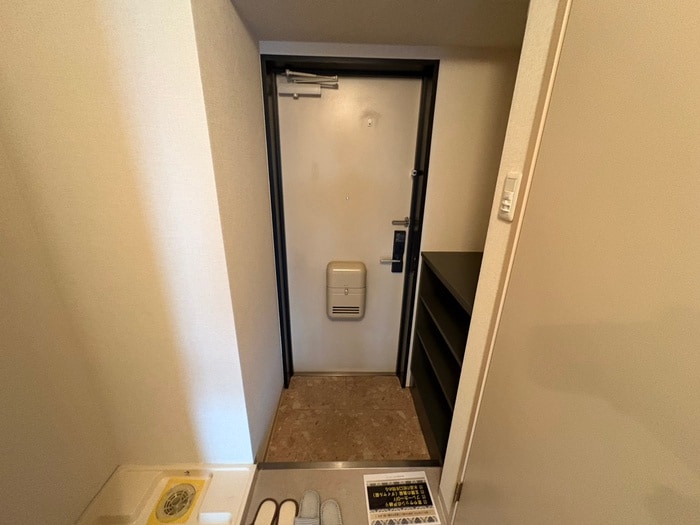 物件内観写真14　(玄関)