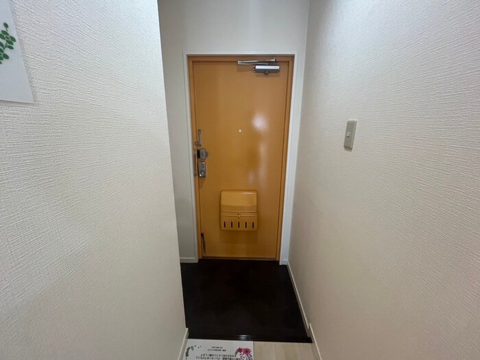 物件内観写真17　(玄関)