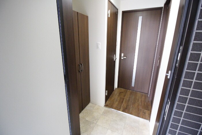 物件内観写真7　(玄関)