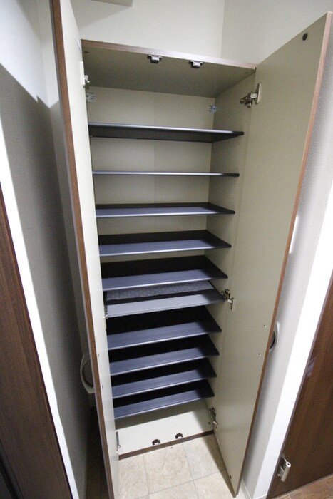 物件内観写真8　(靴箱)