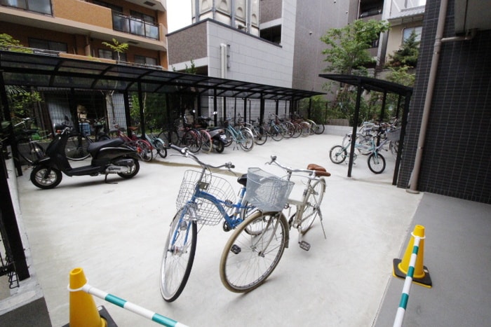物件外観写真5　(駐輪場)