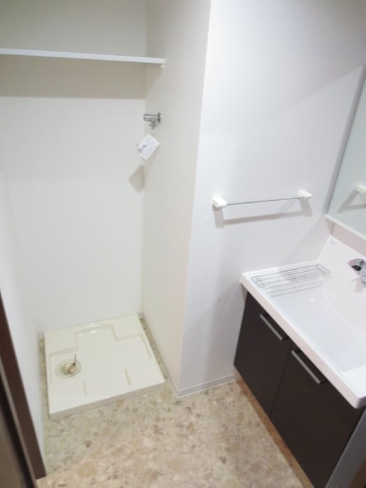 物件内観写真10　(洗濯機置場)