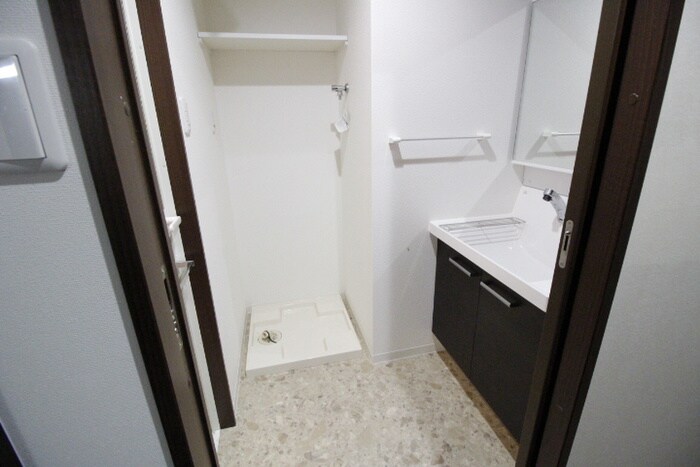 物件内観写真10　(洗濯機置場)