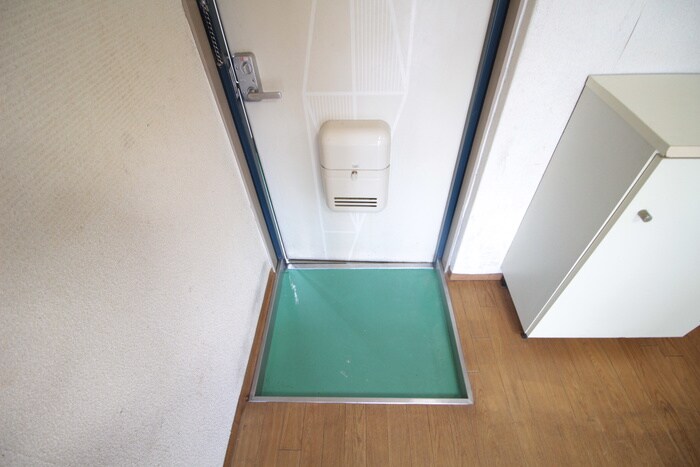 物件内観写真18　(玄関)