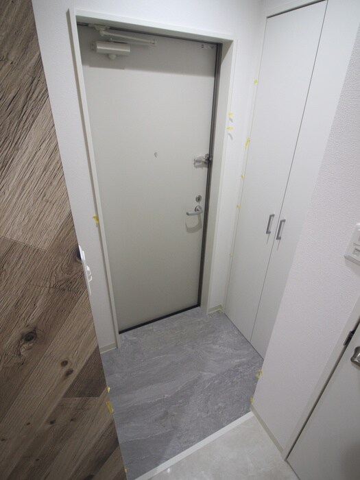 物件内観写真7　(玄関)