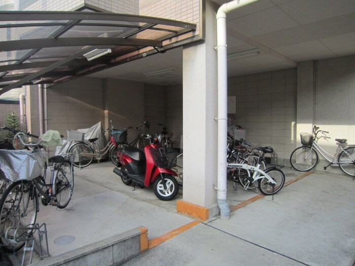 物件外観写真3　(駐輪場)