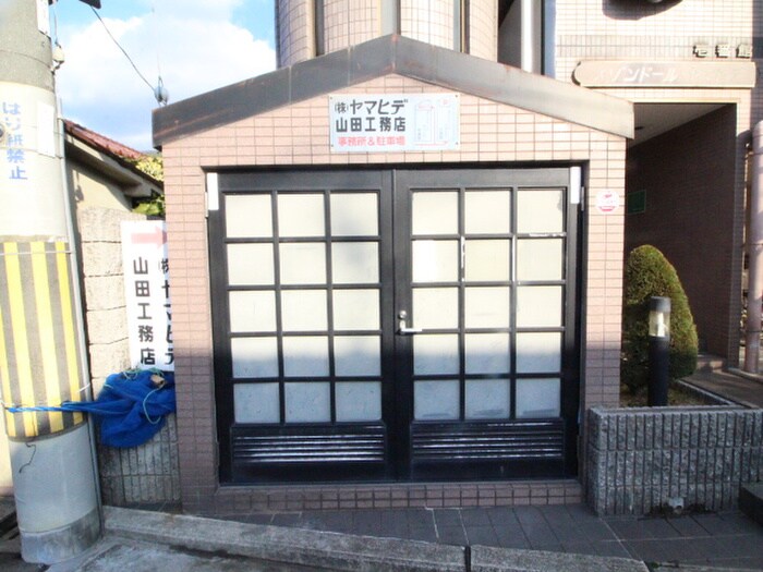 物件外観写真4　(エントランス部分)