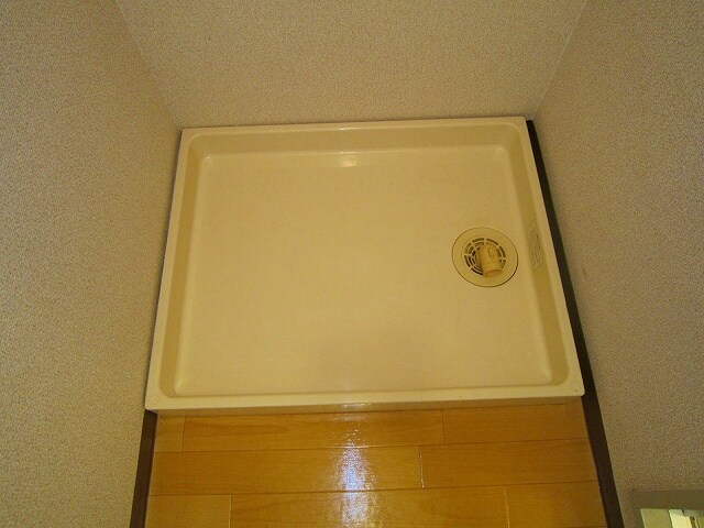 物件内観写真12　(洗濯機置場)