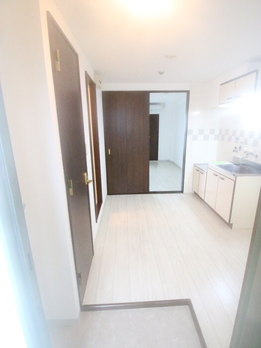 物件内観写真21　(玄関)