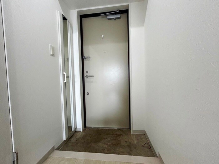 物件内観写真7　(玄関)