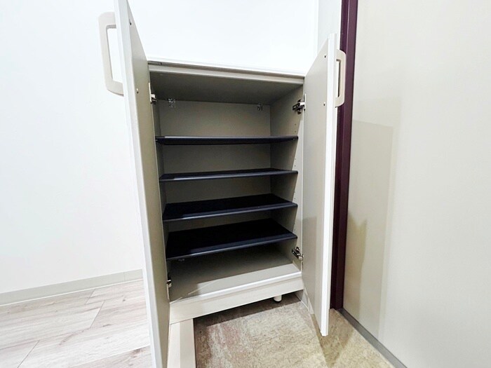 物件内観写真8　(靴箱)