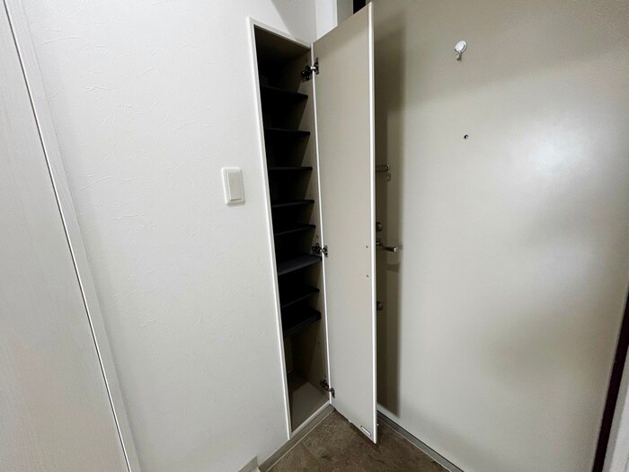 物件内観写真8　(靴箱)