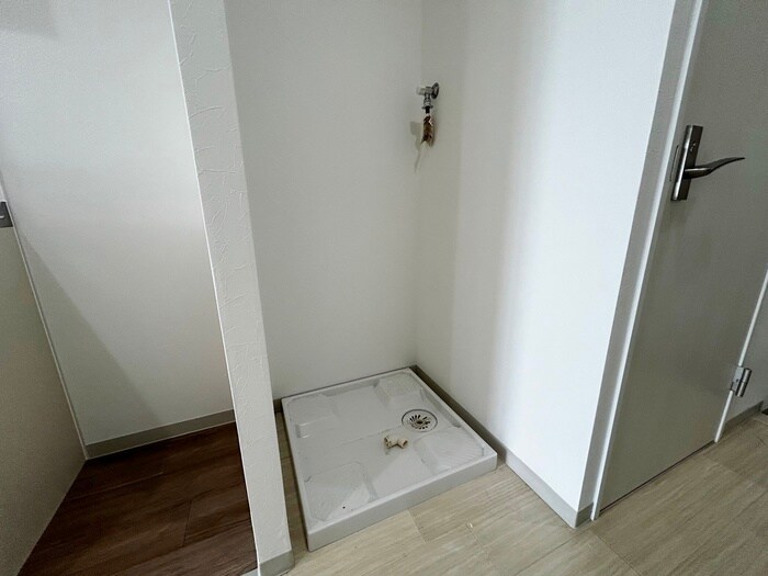 物件内観写真11　(洗濯機置場)