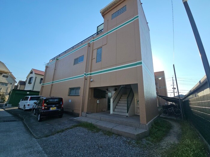 物件外観写真5　(駐車場)