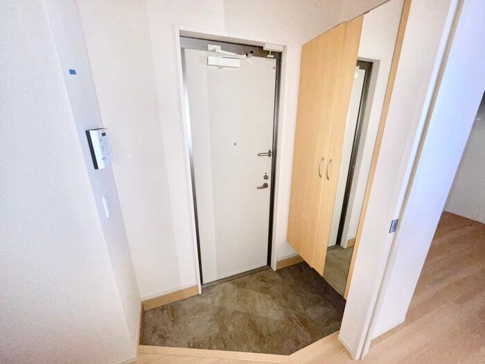 物件内観写真18　(玄関)