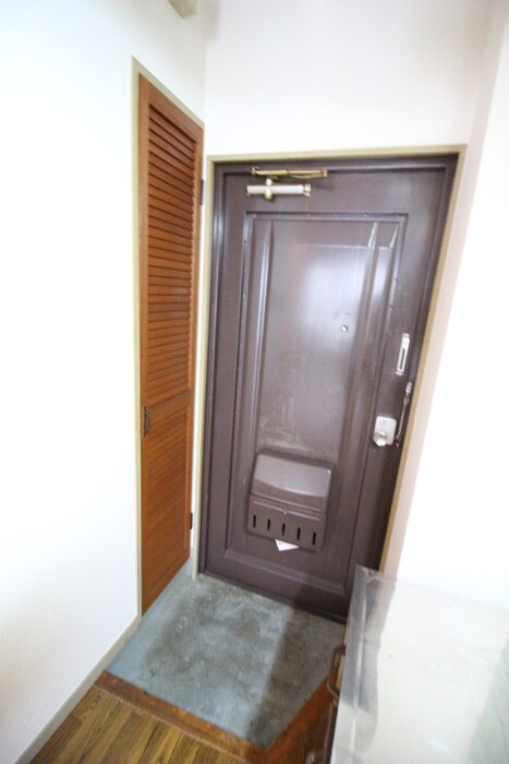 物件内観写真7　(玄関)