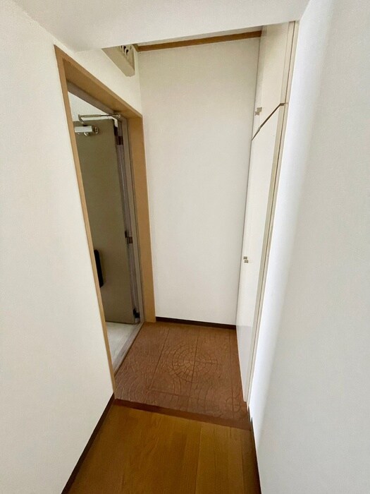 物件内観写真17　(玄関)