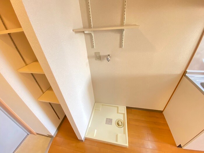 物件内観写真13　(洗濯機置場)