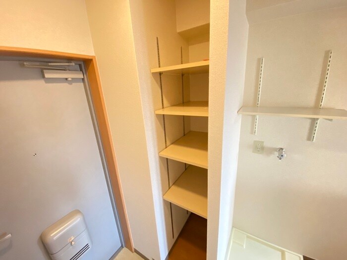 物件内観写真15　(靴箱)