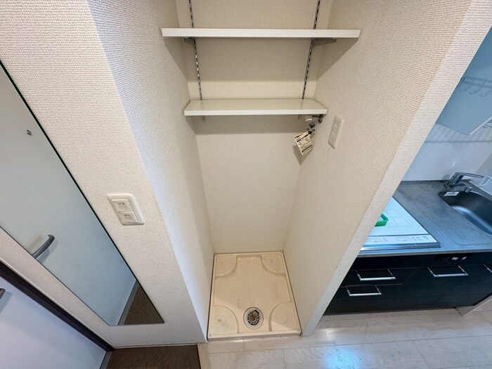 物件内観写真13　(洗濯機置場)