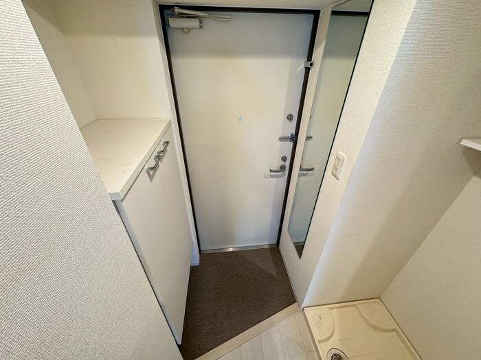 物件内観写真14　(玄関)