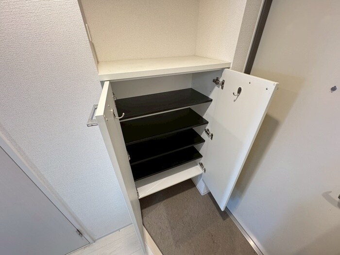 物件内観写真15　(靴箱)
