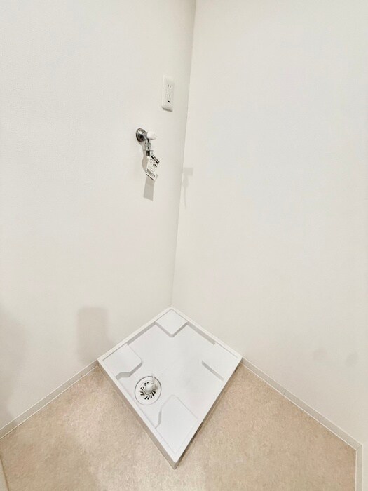 物件内観写真16　(洗濯機置場)